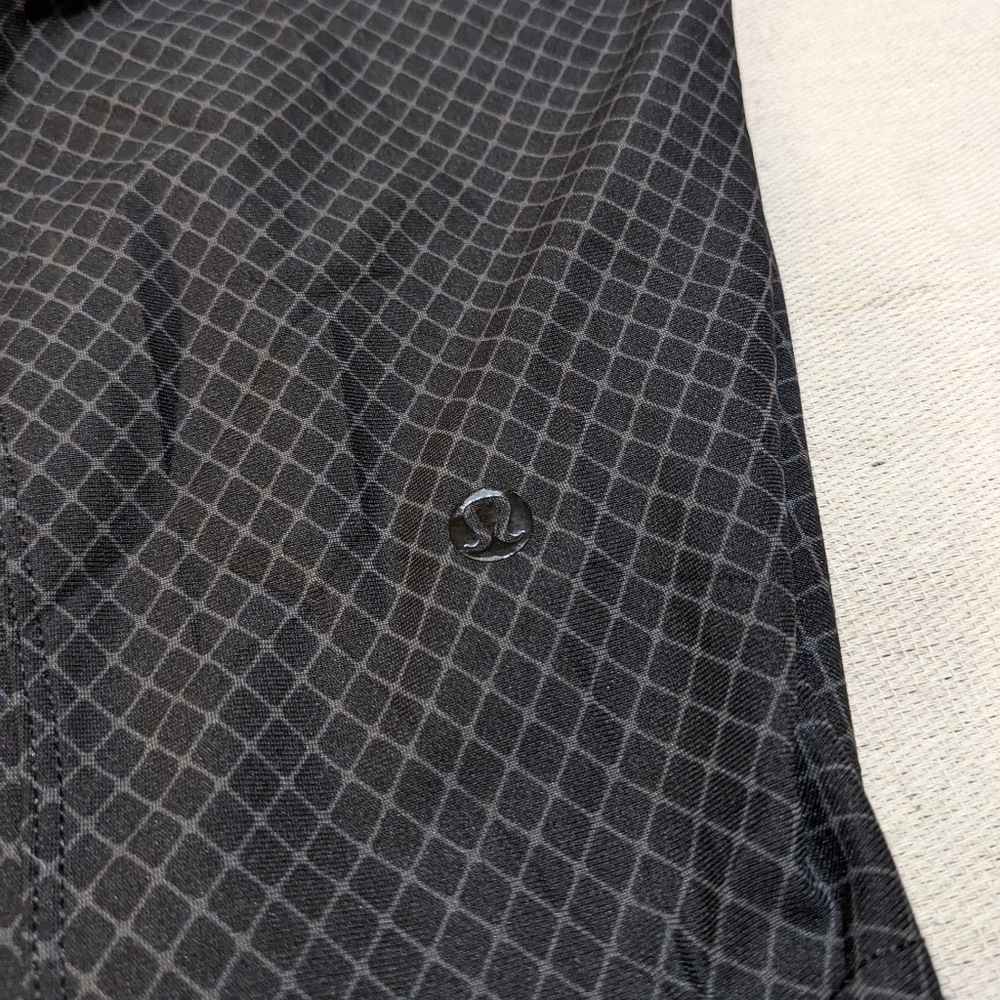 2 for $50! Printed Lululemon Shorts men's 30 - Picture 7 of 10